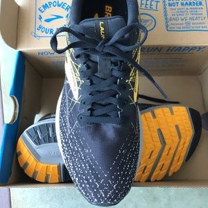 Brooks Men’s runner joggers size 7